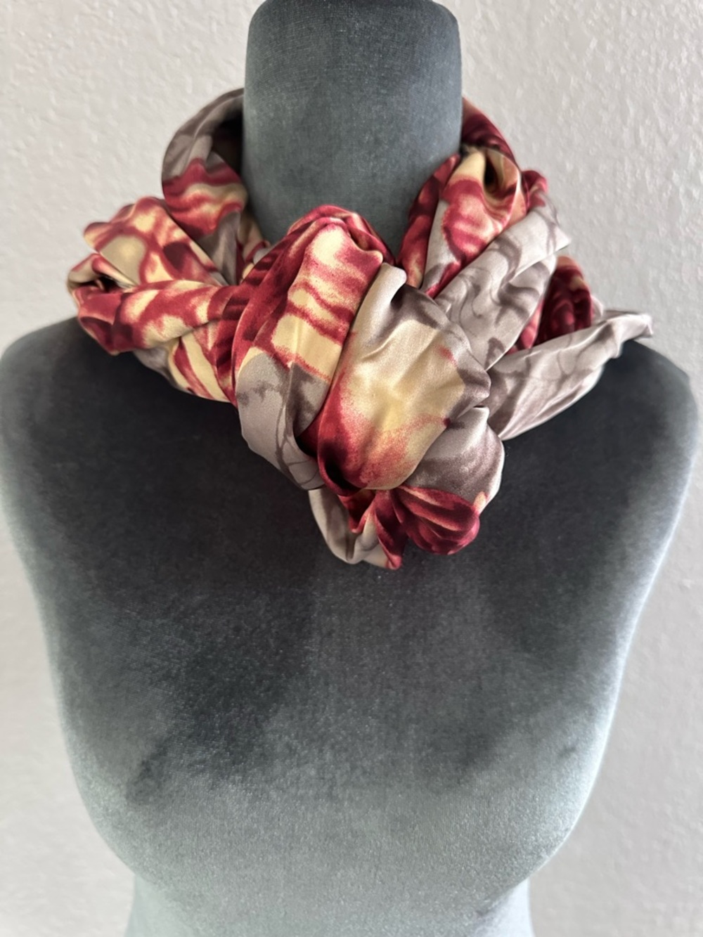 Romantic Mulberry Silk Floral Scarf Wrap Rose Print Fringe Shawl Lightweight NWT - Picture 4 of 14